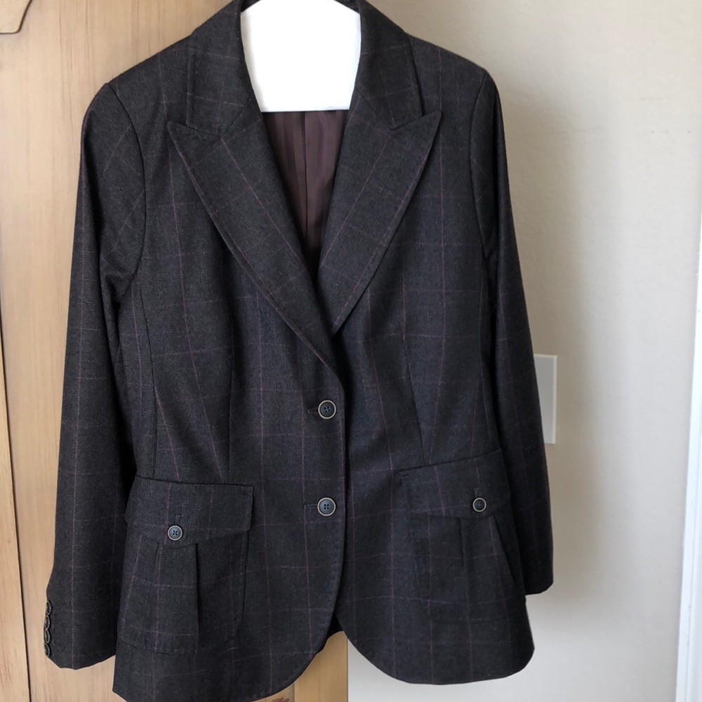 BANANA REPUBLIC TWO PIECE SUIT